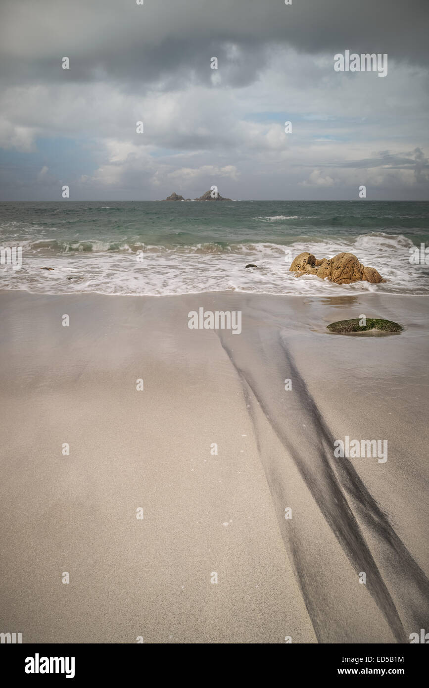 La vista per guardare fuori sul Nanven Porth Beach Foto Stock