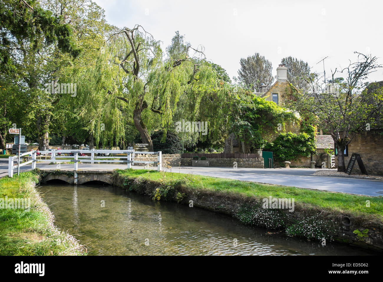 Becky Hill ponte sul fiume occhio Lower Slaughter Cotswolds Gloucestershire in Inghilterra Foto Stock