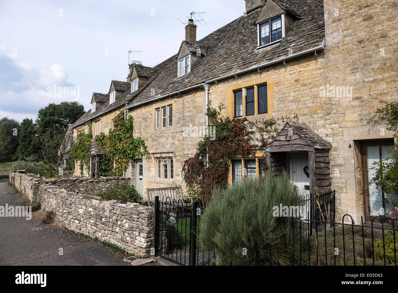 Bridge Cottage Lower Slaughter Cotswolds Gloucestershire in Inghilterra Foto Stock