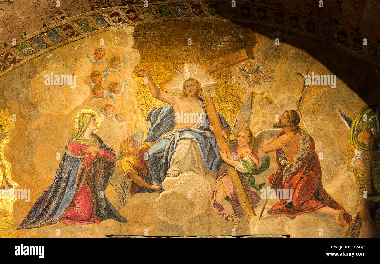 Dettaglio dei mosaici di ingresso principale alla Basilica di San Marco, Venezia, Italia Foto Stock