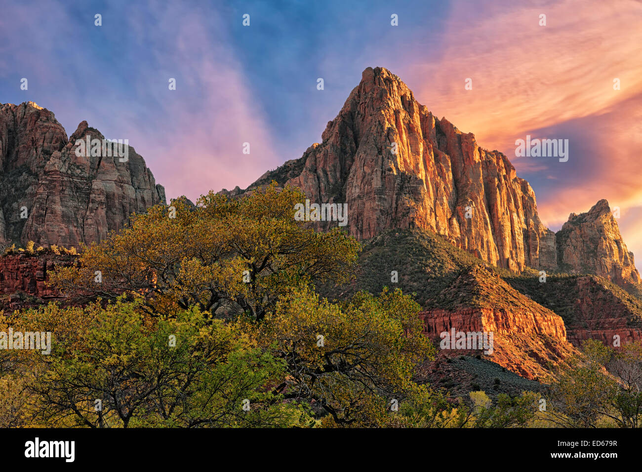 In autunno il tramonto del guardiano in Utah's Zion National Park. Foto Stock