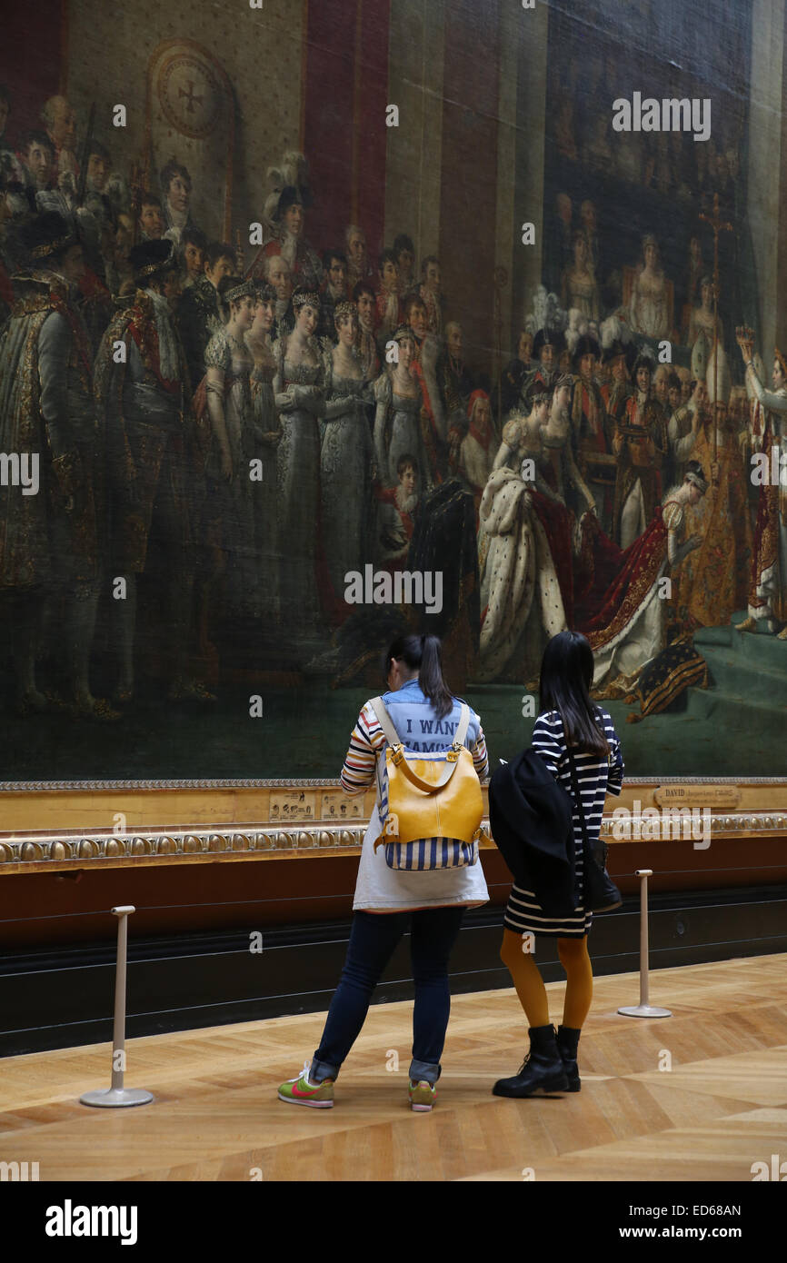 Turisti asiatici pittura all'interno del museo del Louvre Foto Stock