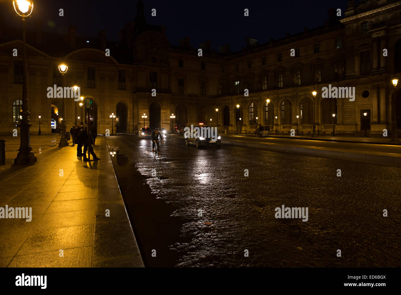 Parigi di notte su strada Foto Stock