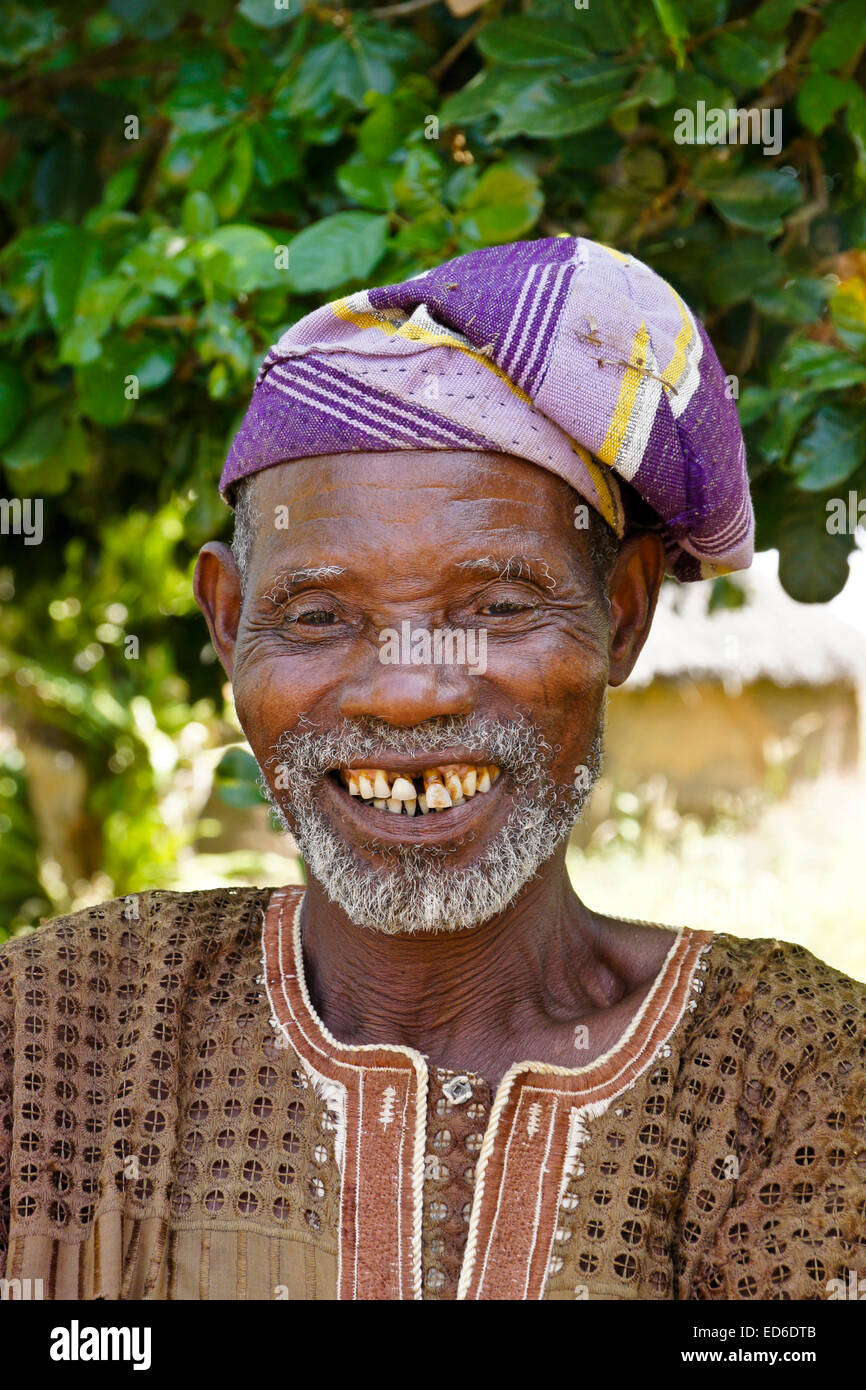 Uomo anziano in Taneka Beri village, Atakora, regione nord del Benin Foto Stock