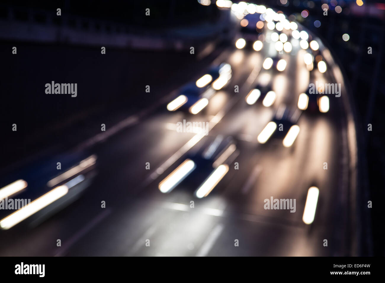 Sulle vetture di una autostrada (bokeh effetto) Foto Stock