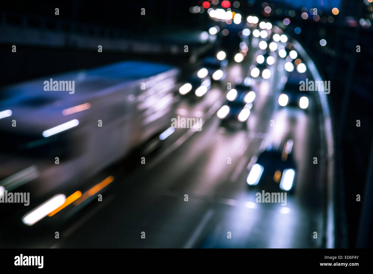 Sulle vetture di una autostrada (bokeh effetto) Foto Stock