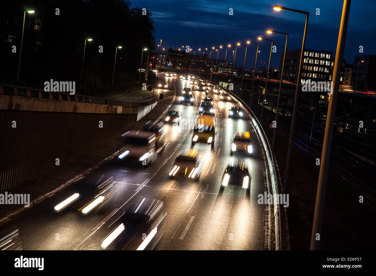 Autostrada di notte a Berlino Foto Stock