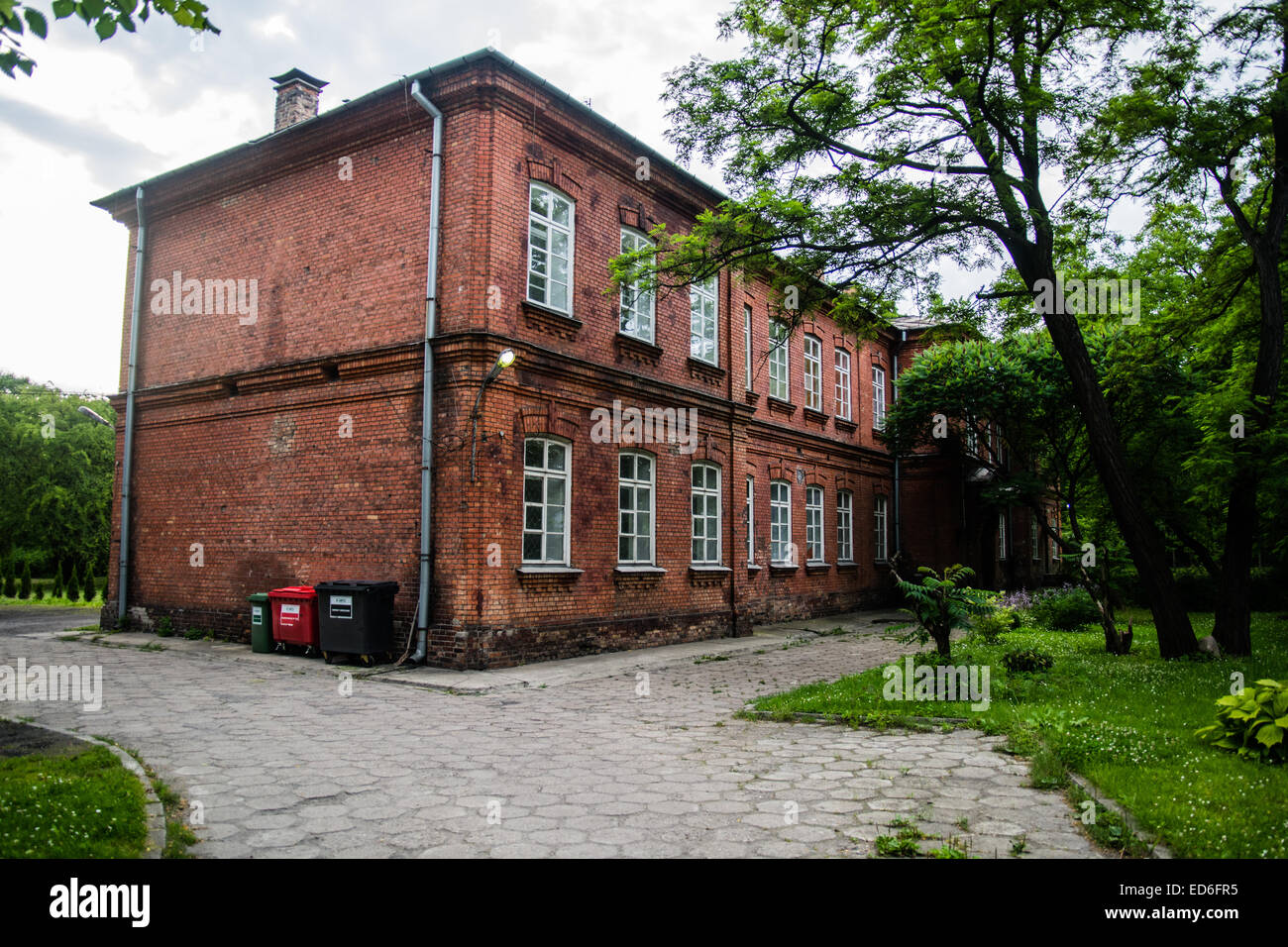 Il vecchio edificio in mattoni Foto Stock
