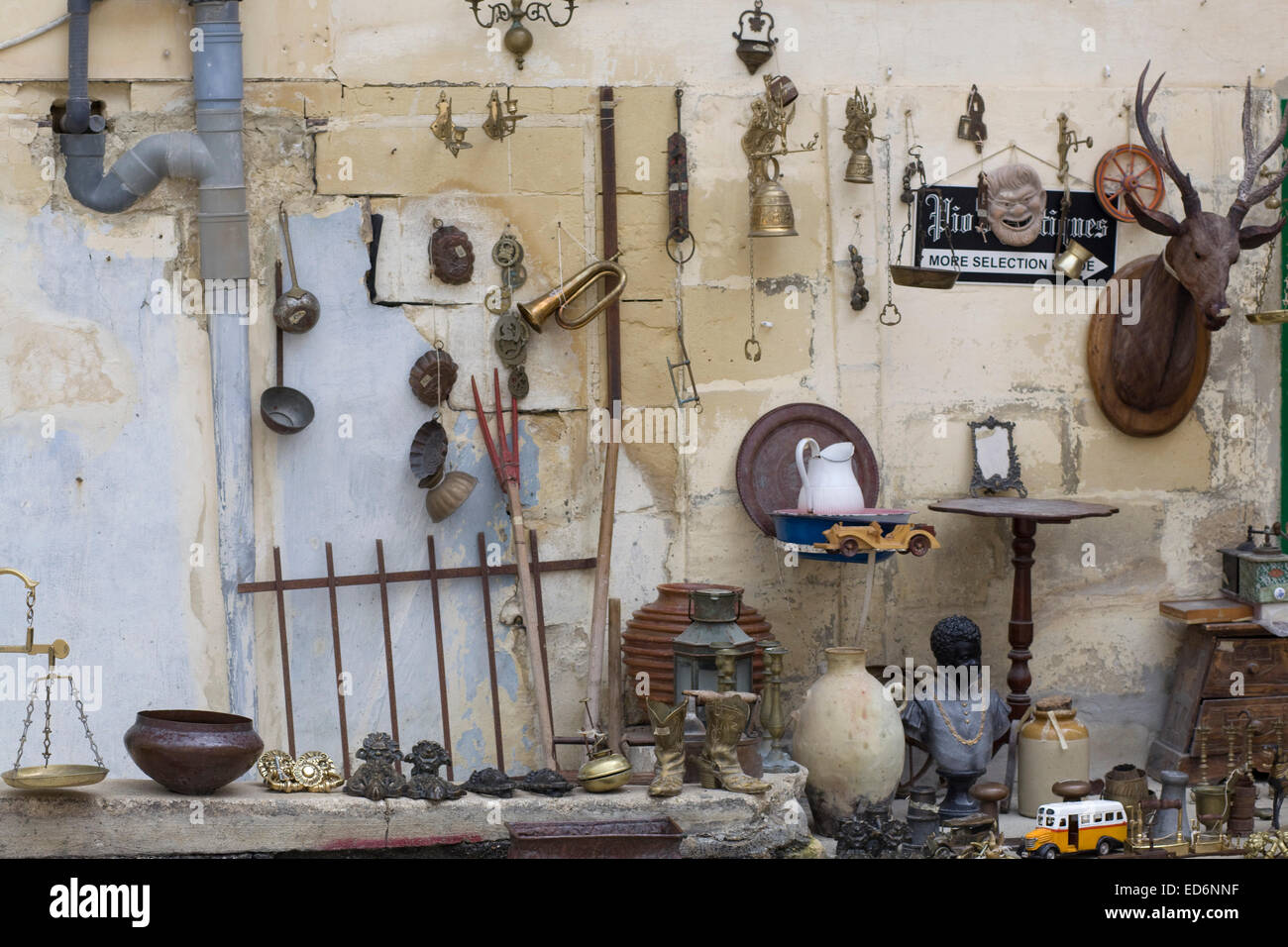 Negozio di antiquariato a Malta Foto Stock