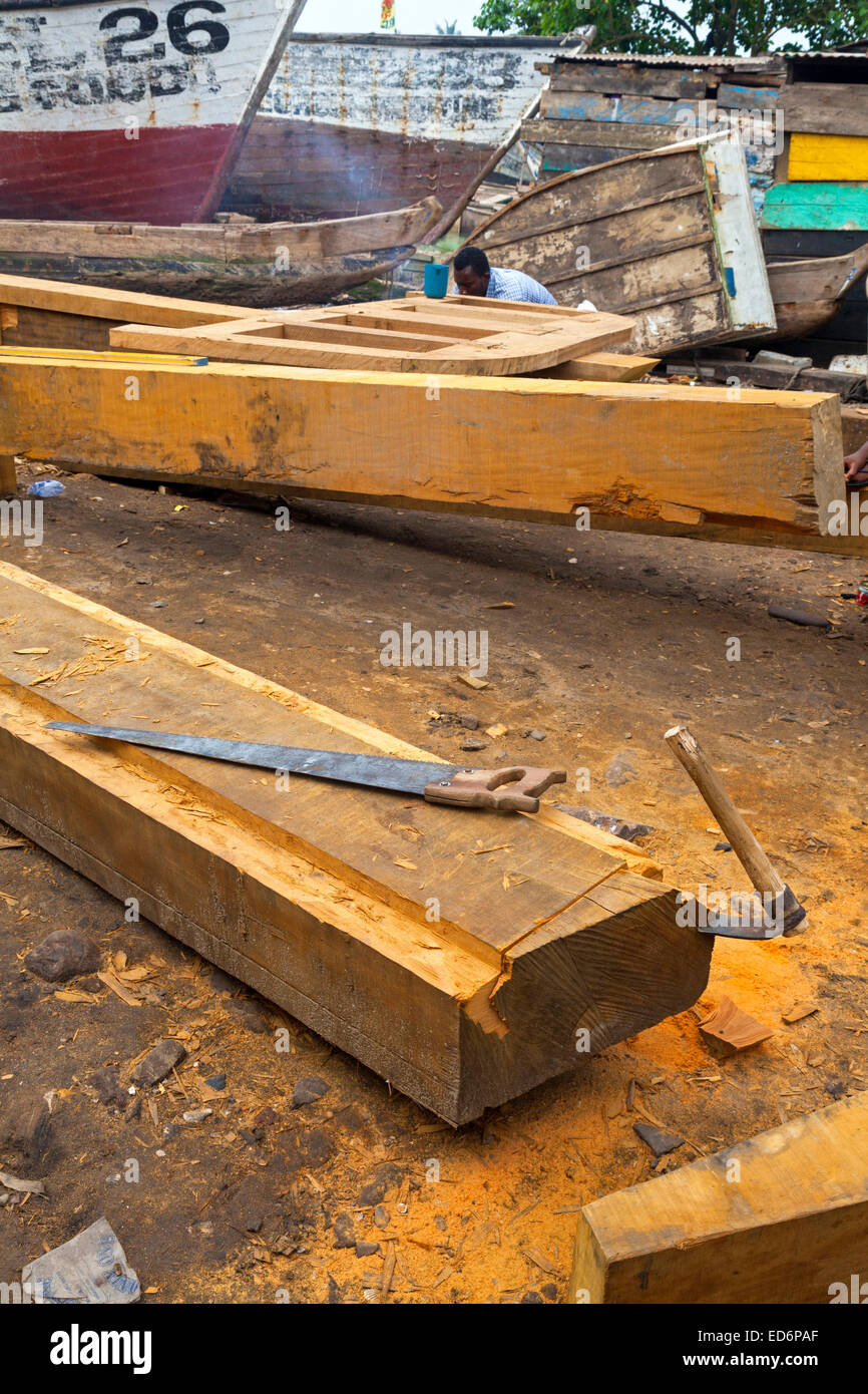 Costruzione delle imbarcazioni e il cantiere di riparazione, Elmina, Ghana, Africa Foto Stock