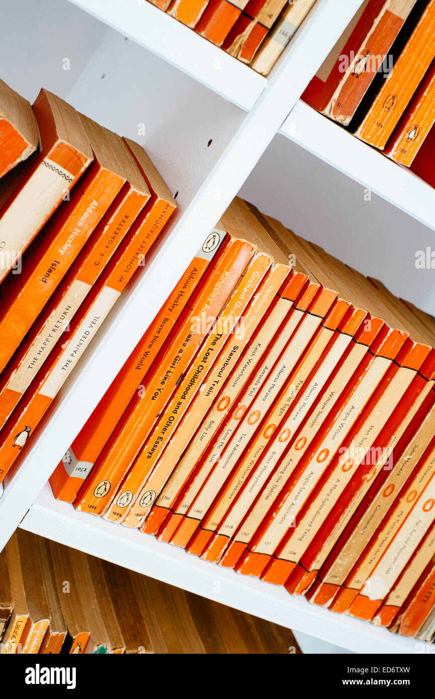 Vintage paperback pubblicato da penguin Books - tardi anni quaranta alla fine degli anni sessanta Foto Stock