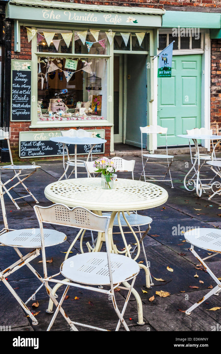 La vaniglia Cafe nel centro della città vecchia di York . Foto Stock