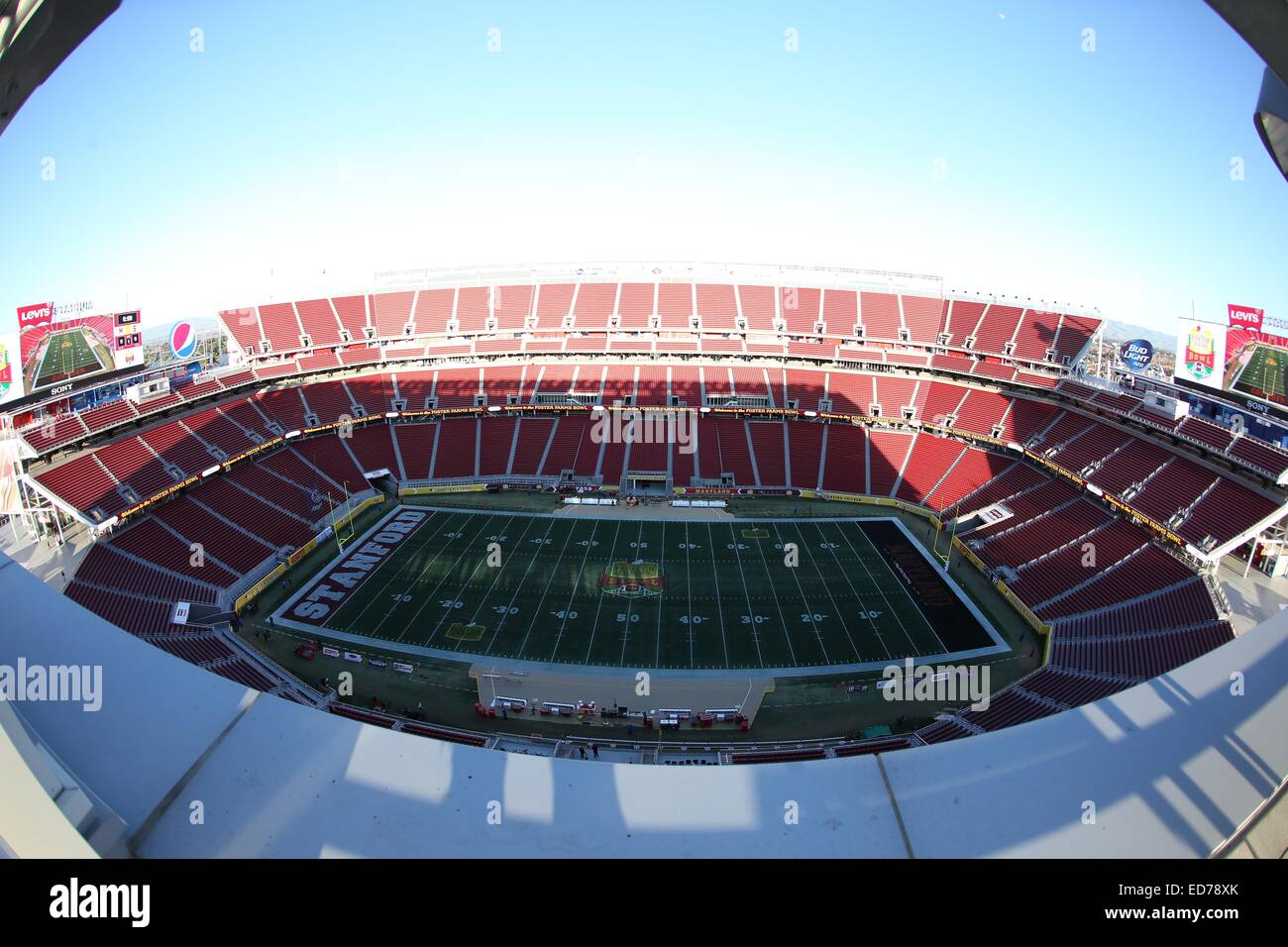 Santa Clara, California, USA. 30 dic 2014. Una vista interna di Levi's Stadium prima dell inizio della Foster fattorie Bowl gioco tra il Maryland Terrapins e Stanford il Cardinale di Santa Clara, California. © csm/Alamy Live News Foto Stock