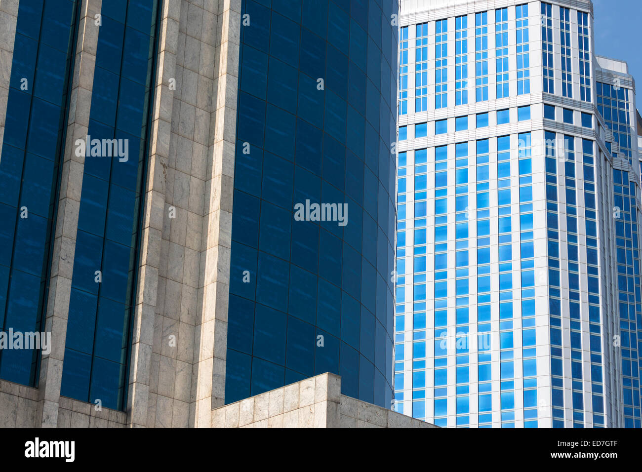 Sisecam vetrai centro di scienza e tecnologia a Levent, distretto finanziario e degli affari di Istanbul, Turchia Foto Stock