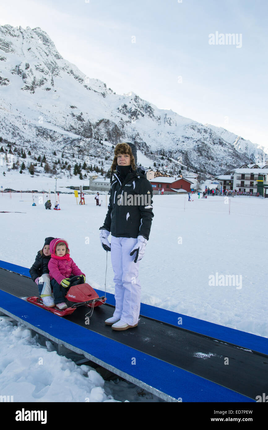 Il tapis roulant per gli sciatori Foto stock - Alamy