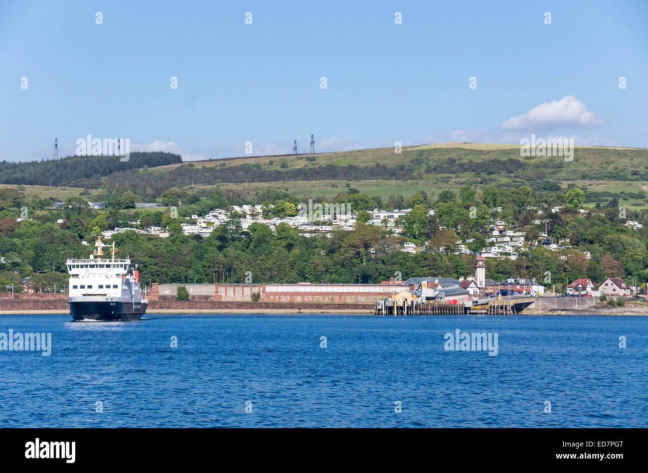 Traghetto CalMac Bute lasciando Wemyss Bay pier nel sud-ovest della Scozia la rubrica per Rothesay su Bute isola. Foto Stock