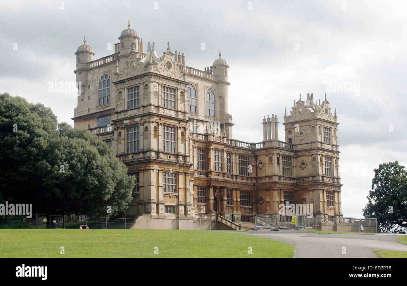 Wollaton Hall - La vista in elevazione frontale Foto Stock