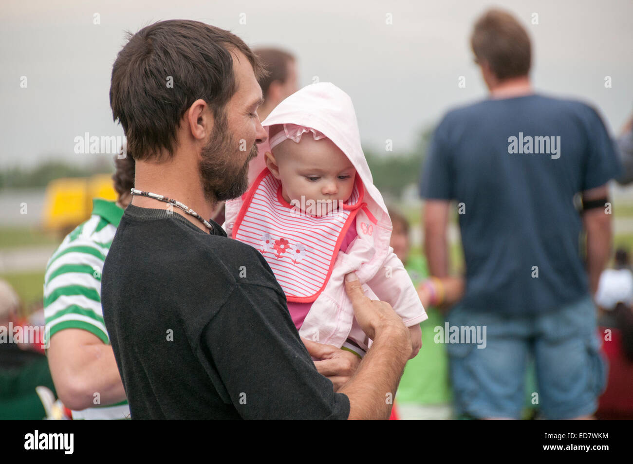 Padre e figlia al festival. Foto Stock