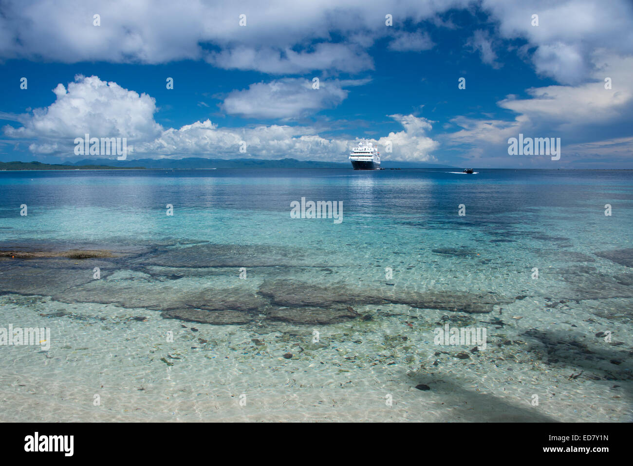Isole Salomone, isola di Owaraha o Owa Raha (precedentemente noto come Santa Ana), villaggio di Gupuna aka Ghupuna. Foto Stock
