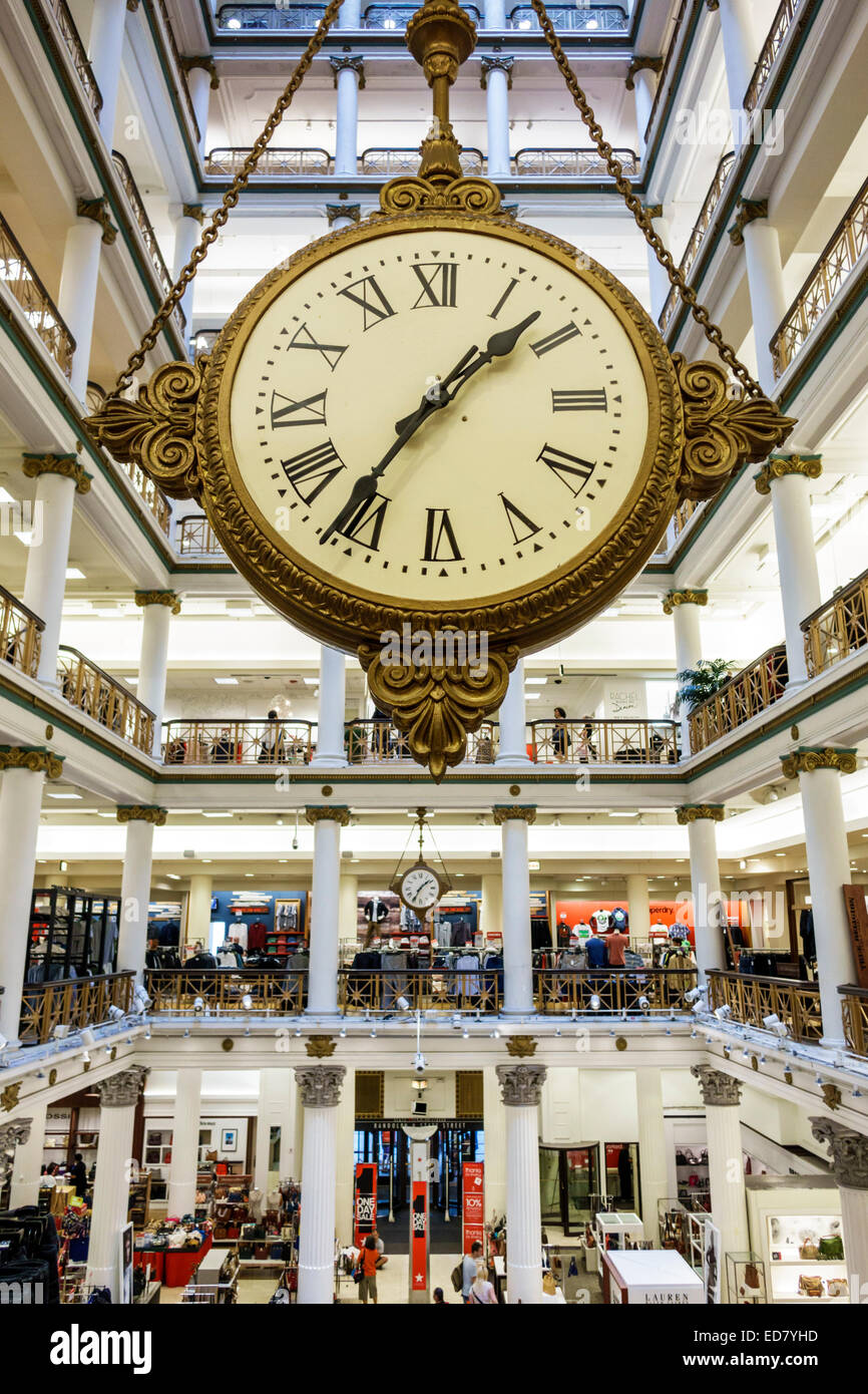 Chicago Illinois, Loop Retail Historic District, Downtown, North state Street, Marshall Field & Company Building, Macy's, Interior Inside, shopping shopper s Foto Stock