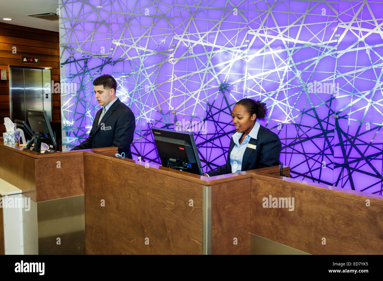 Chicago Illinois,River North,Downtown,West Illinois Street,Fairfield Inn & Suites,hotel,hall,reception check in reception prenotazioni r Foto Stock