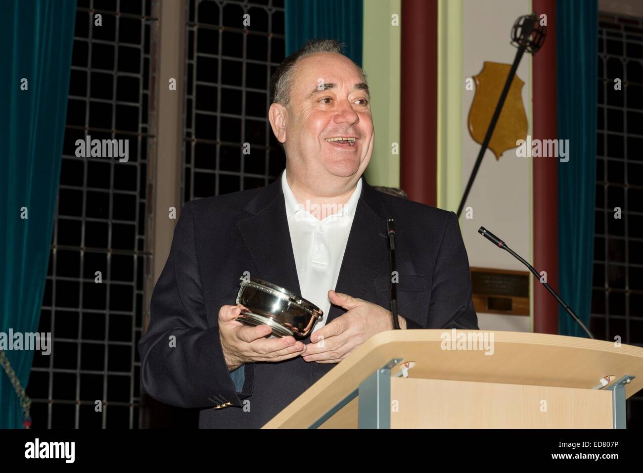 Scottish Primo Ministro Alex Salmond risolve un raduno in casa di città, Inverness poche settimane prima di lasciare il suo posto. Foto Stock