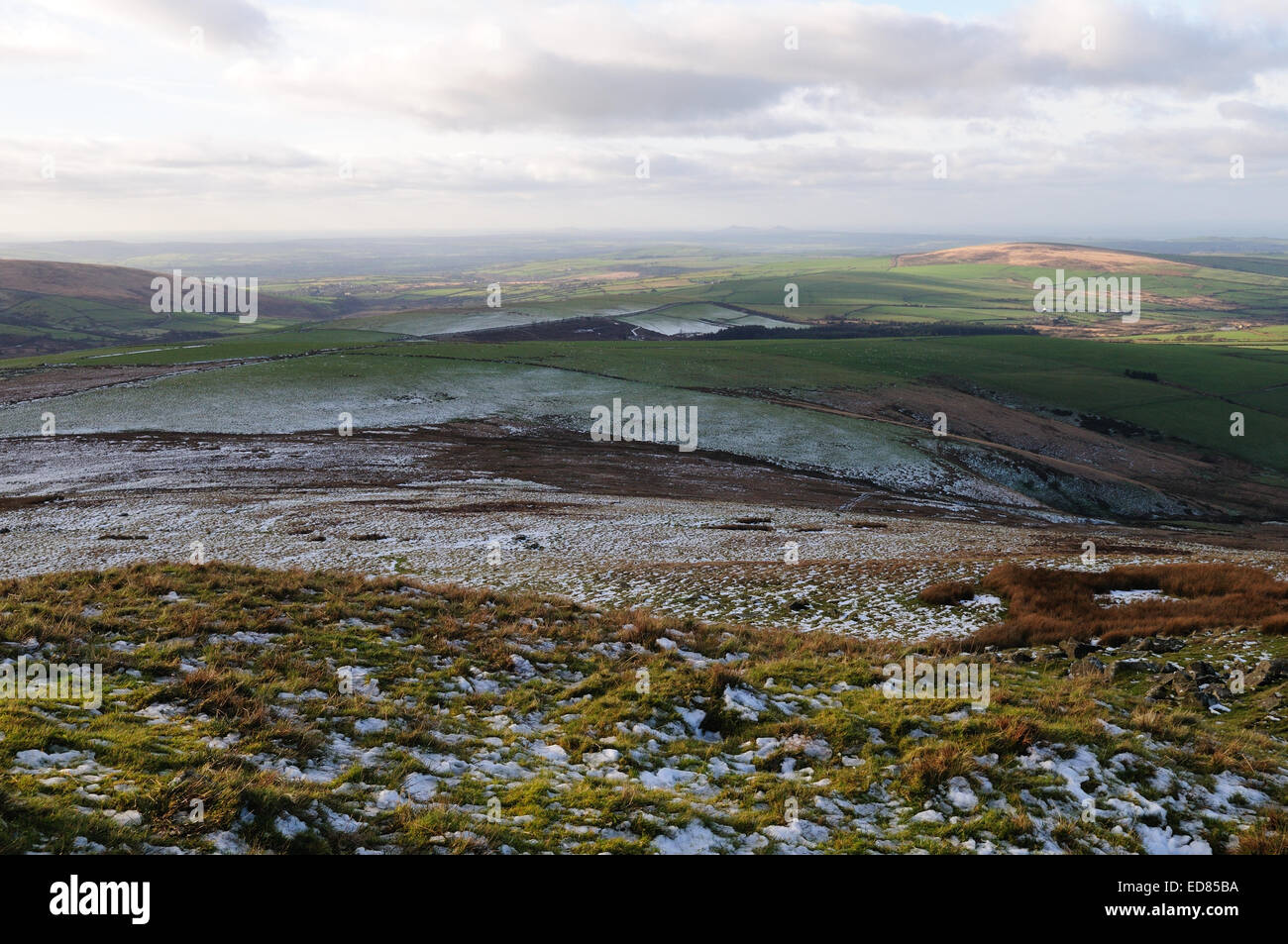 Winter hill top vista sul Preseli Hills da Foel Eryr Pembrokeshire Wales Cymru REGNO UNITO GB Foto Stock