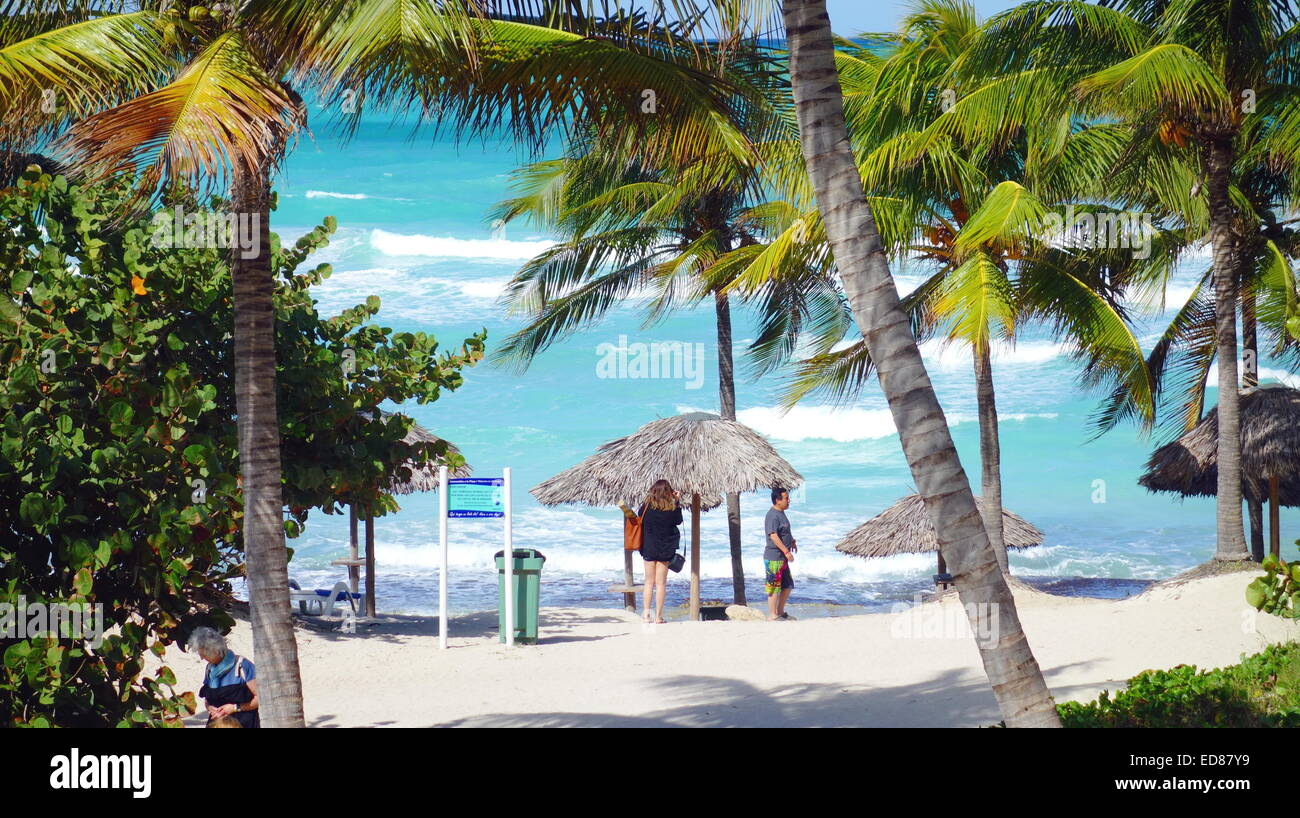 Spiaggia cubana e oceano a Varadero, Cuba Foto Stock