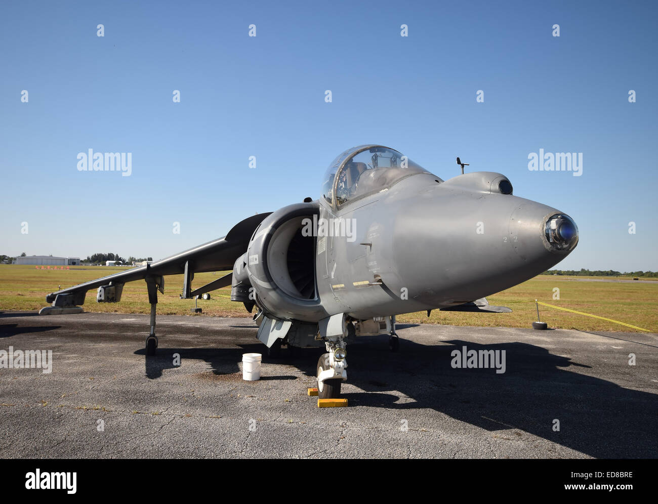 Moderno aereo da combattimento per il decollo ed atterraggio verticali A/V-8 Harrier Foto Stock