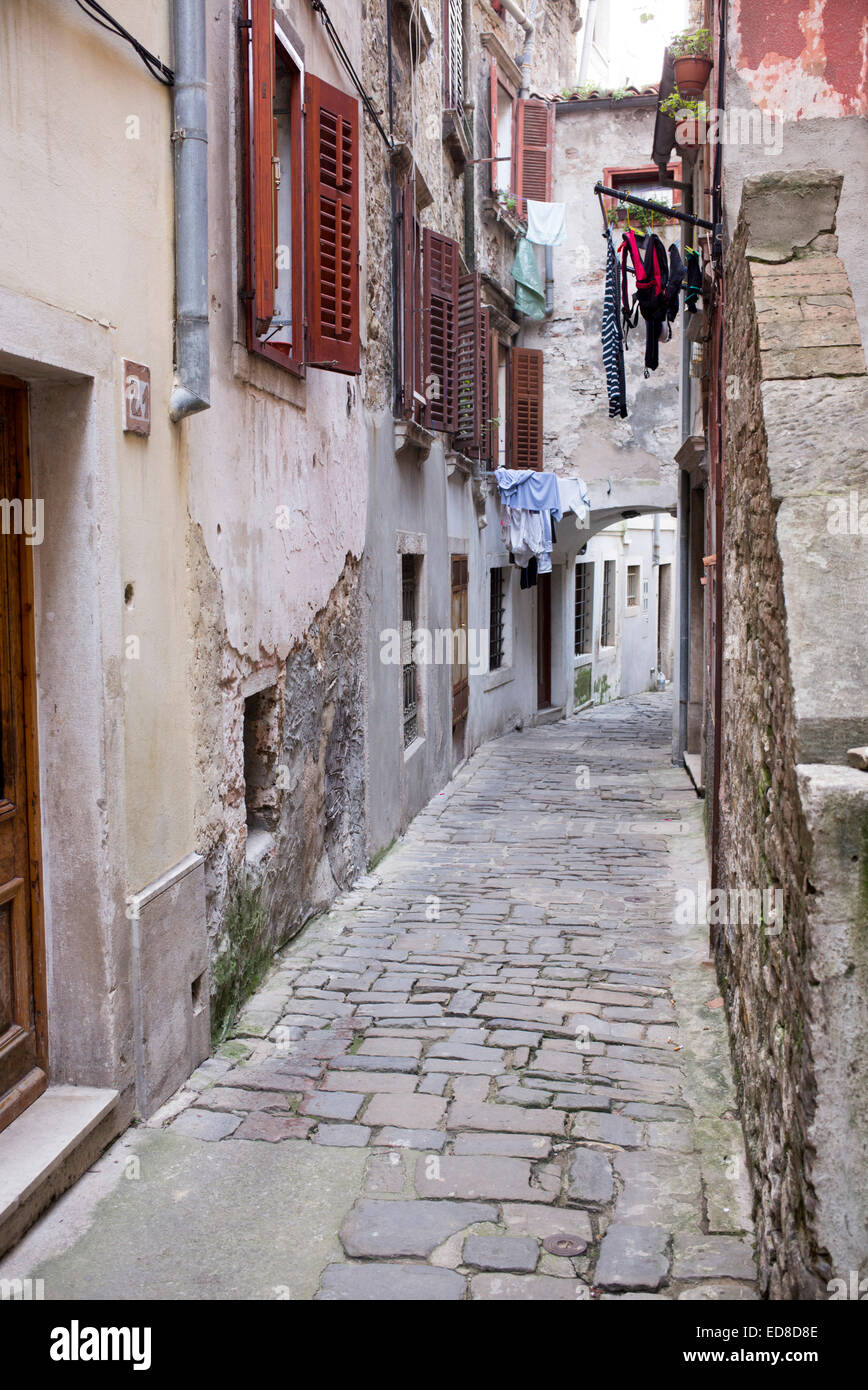 Vicolo stretto a Pirano Slovenia Foto Stock
