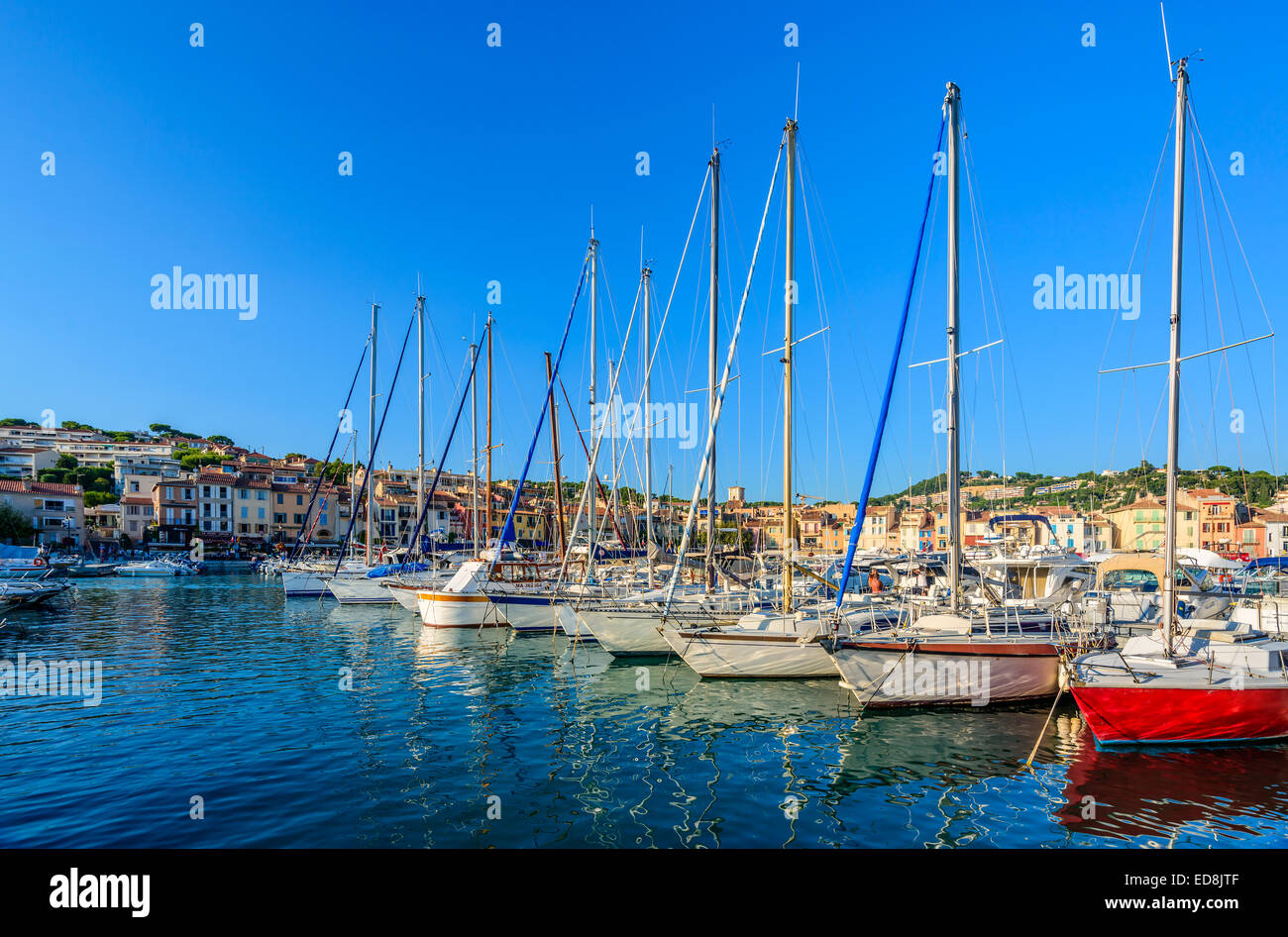 Porto di Cassis, villaggio di Cassi, sud della Francia, in Provenza, nei pressi di Marsiglia Foto Stock
