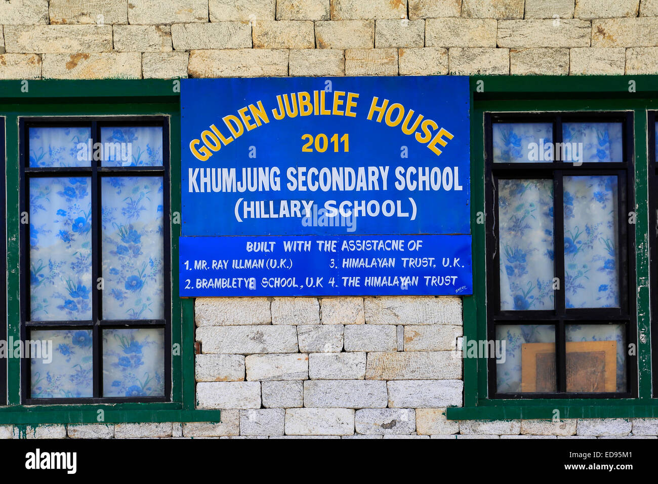 Il Sir Edmund Hillary scuola presso il villaggio di Khumjung, Parco Nazionale di Sagarmatha, Solukhumbu quartiere, regione di Khumbu, Nepal orientale Foto Stock