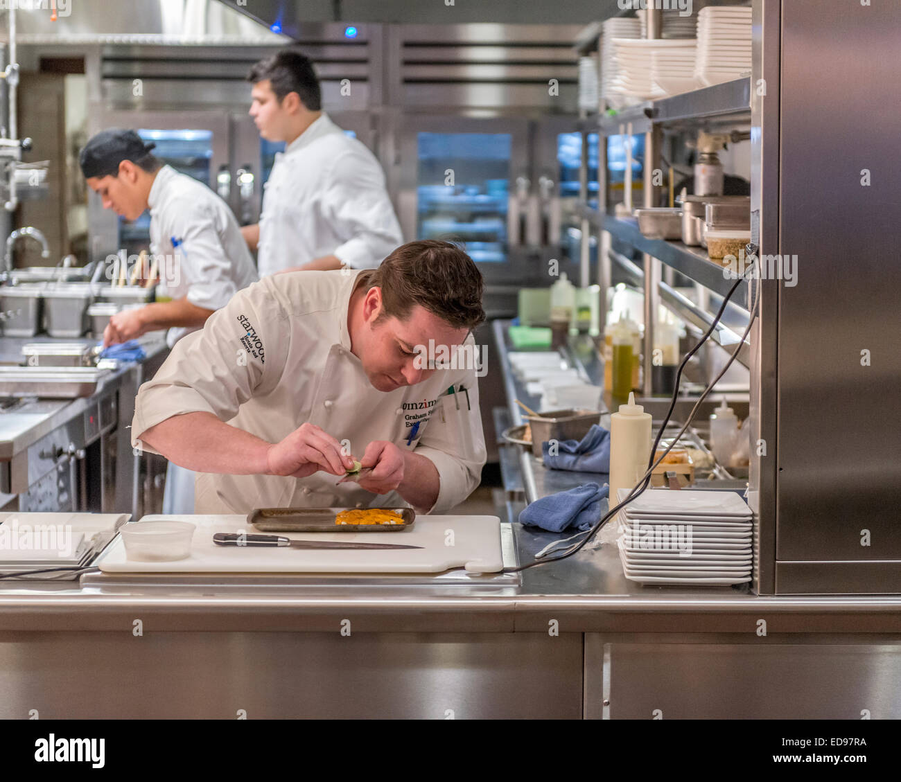 I cuochi preparano il cibo presso il club degli chef. Aspen Colorado.. usa Foto Stock