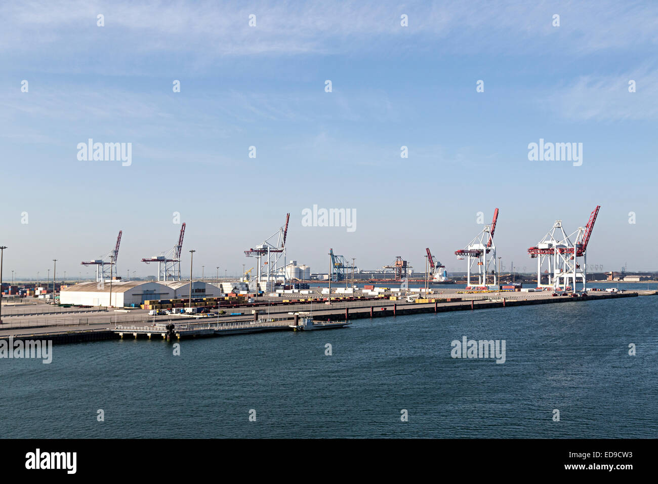 Gru su procedure Dockside Wizard, porta di Dunkirk, Francia Foto Stock