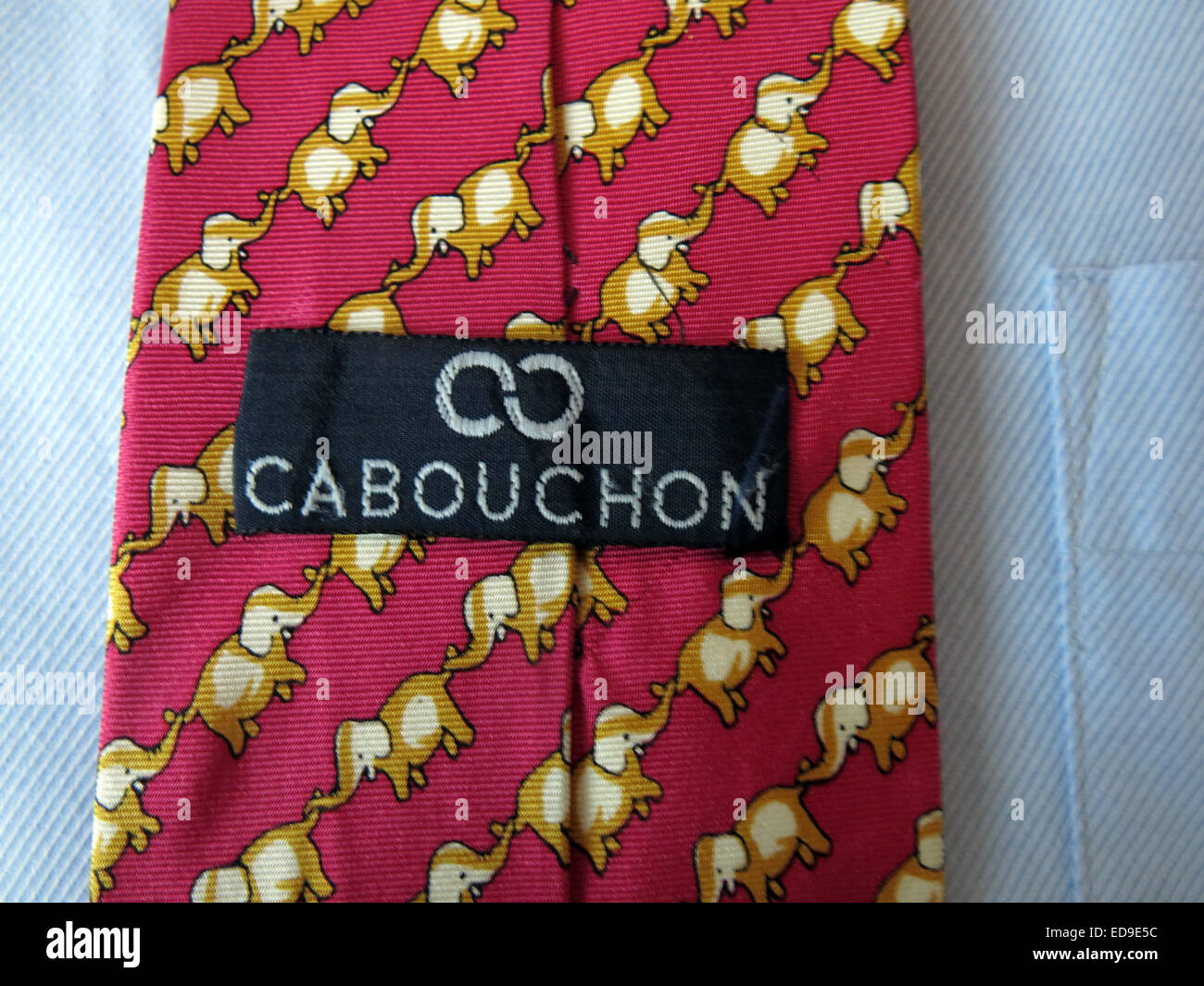 Interessante Carbouchon elefante vintage cravatta, neckware maschio in seta Foto Stock