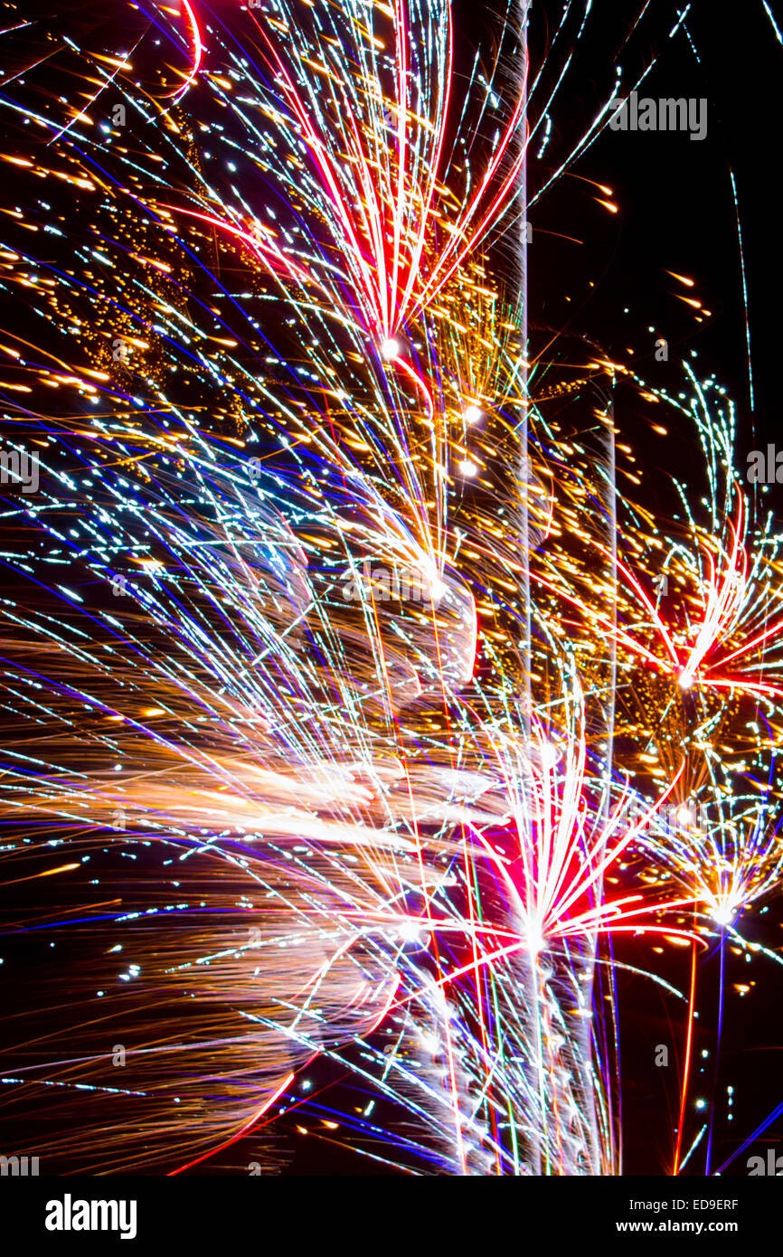 Nuovi anni celebrazioni di fuochi d'artificio. Foto Stock