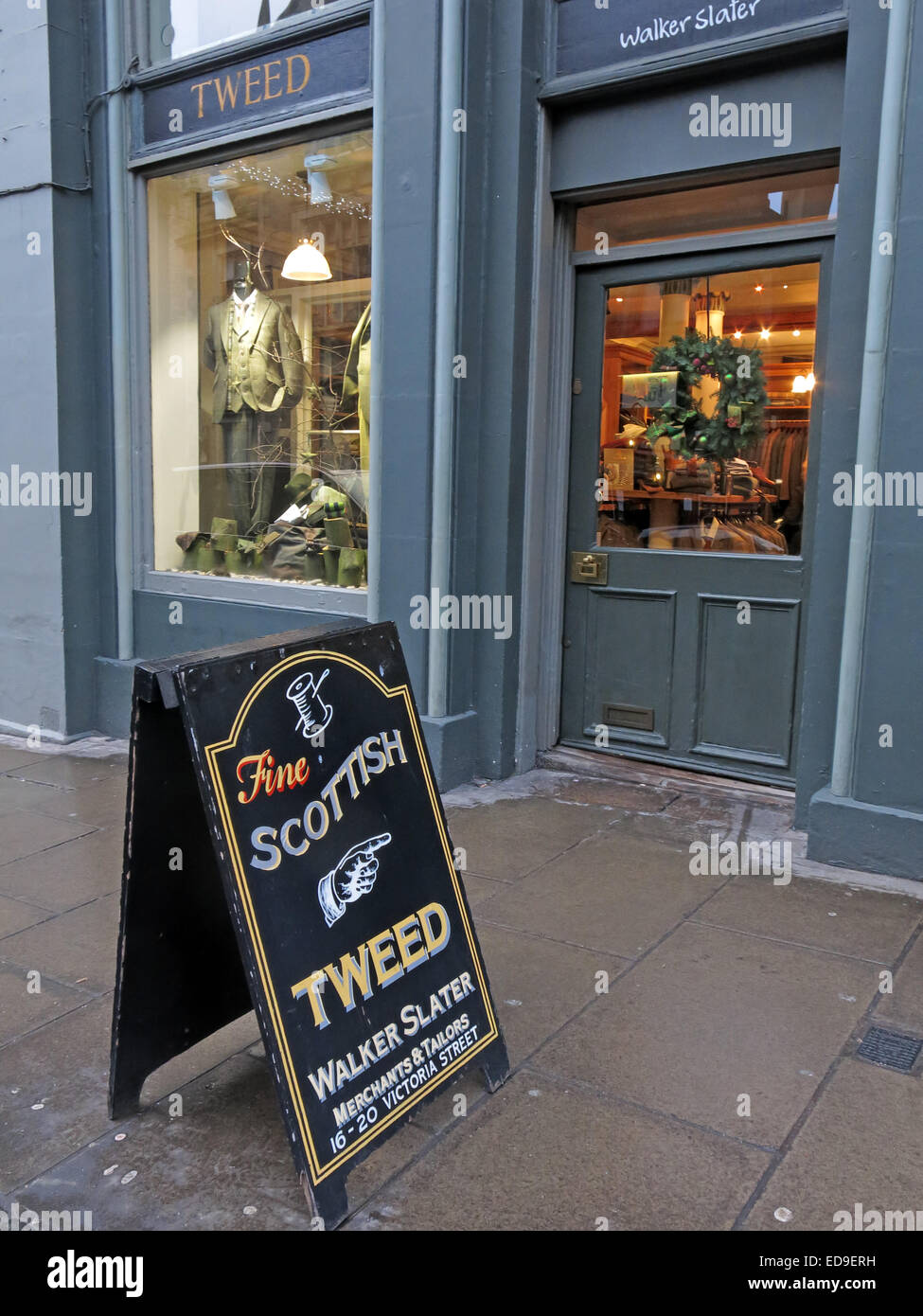 Fine Scozia tweed products - The Walker Slater Scottish Tweed Shop Edinburgh Victoria St, Scotland, UK, EH1 2JP Foto Stock