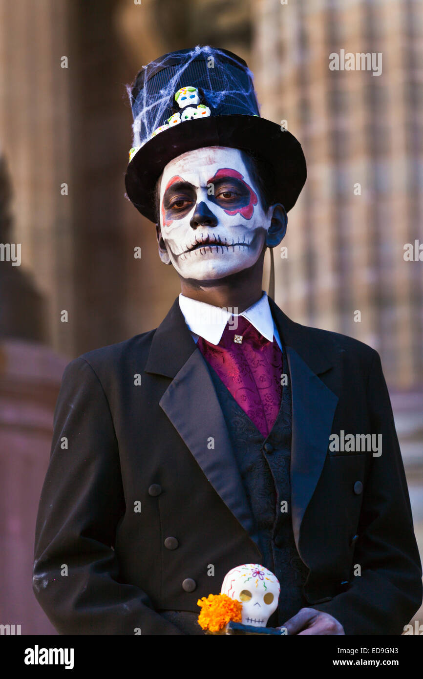 Una versione maschile di LA CALAVERA CATRINA o eleganti cranio, è l'icona del giorno dei morti - Guanajuato, Messico Foto Stock