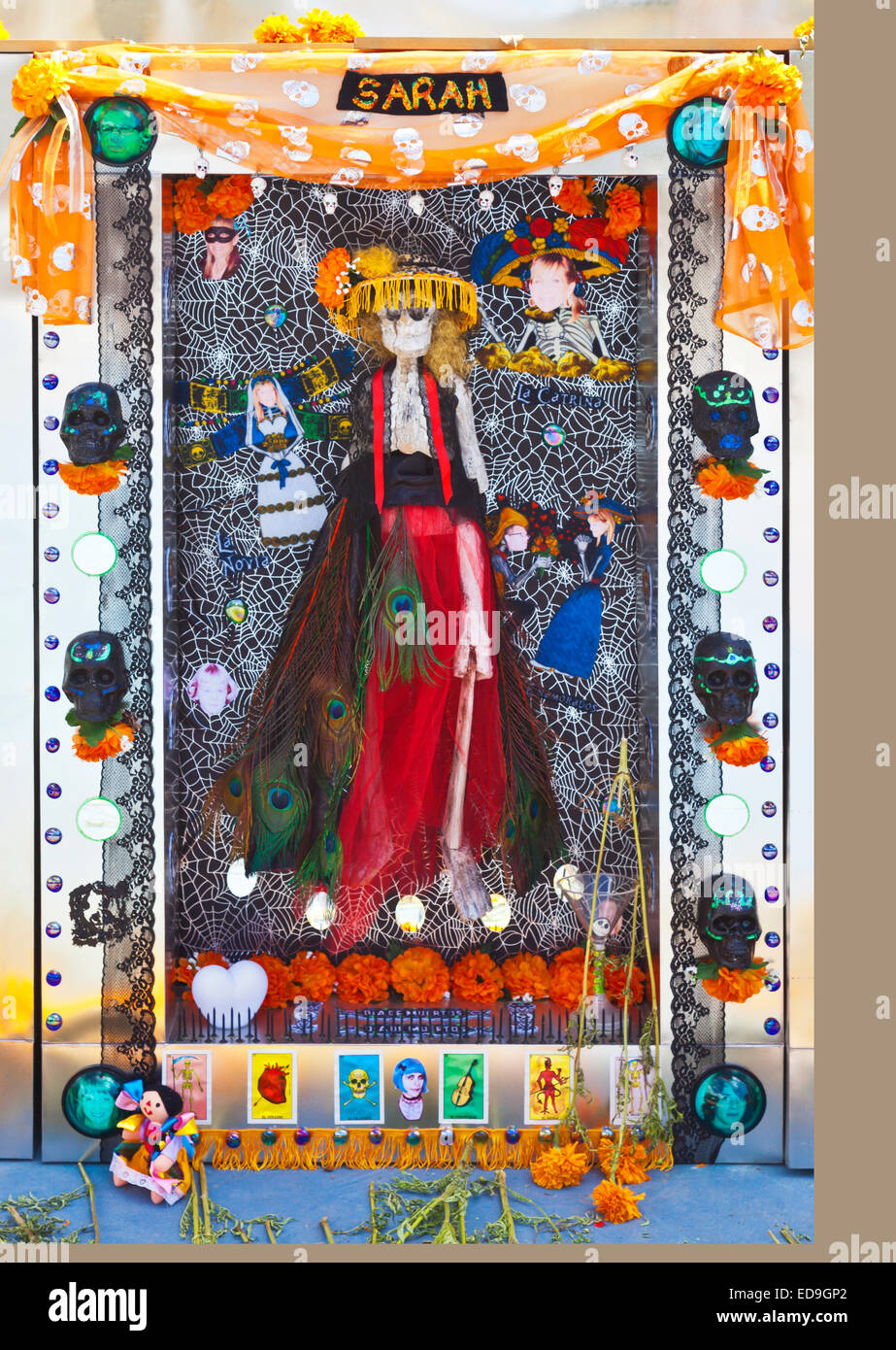 Un pannello della piramide della morte, un altare pubblico creato dal CALACAS artisti per il giorno dei morti 2014 - San Miguel De Allende Foto Stock