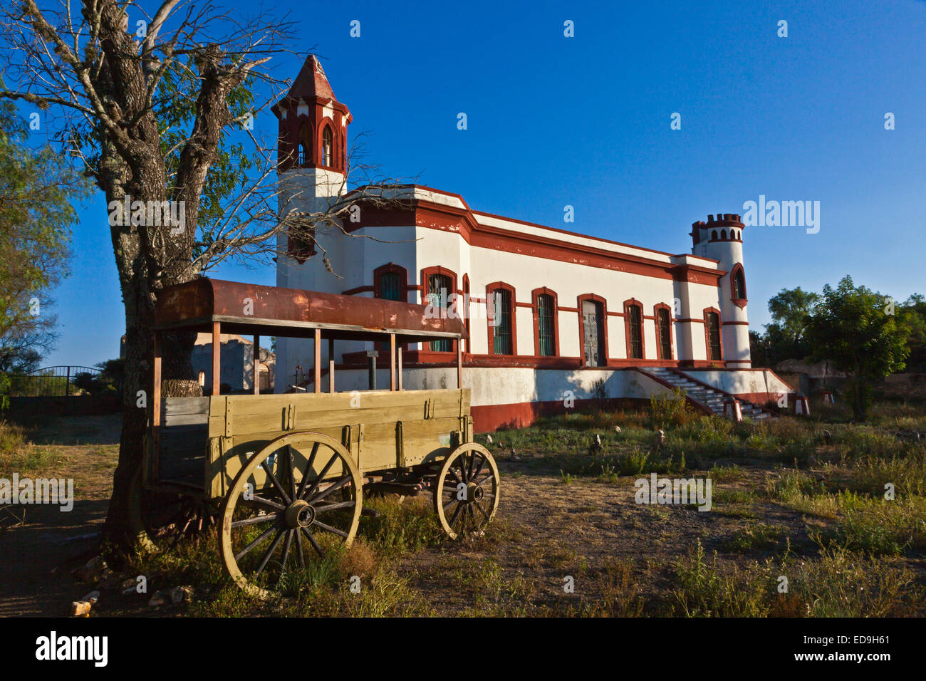 I patroni abbandonati in casa minerale storico DE POZOS che una volta era una grande città mineraria - Messico Foto Stock