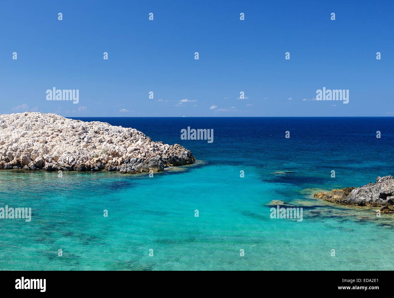 Vacanze in Sardegna,mare cristallino,mare sardo,vista del bel mare in Sardegna,Italia.paradise, isola tropicale,mare chiaro Foto Stock