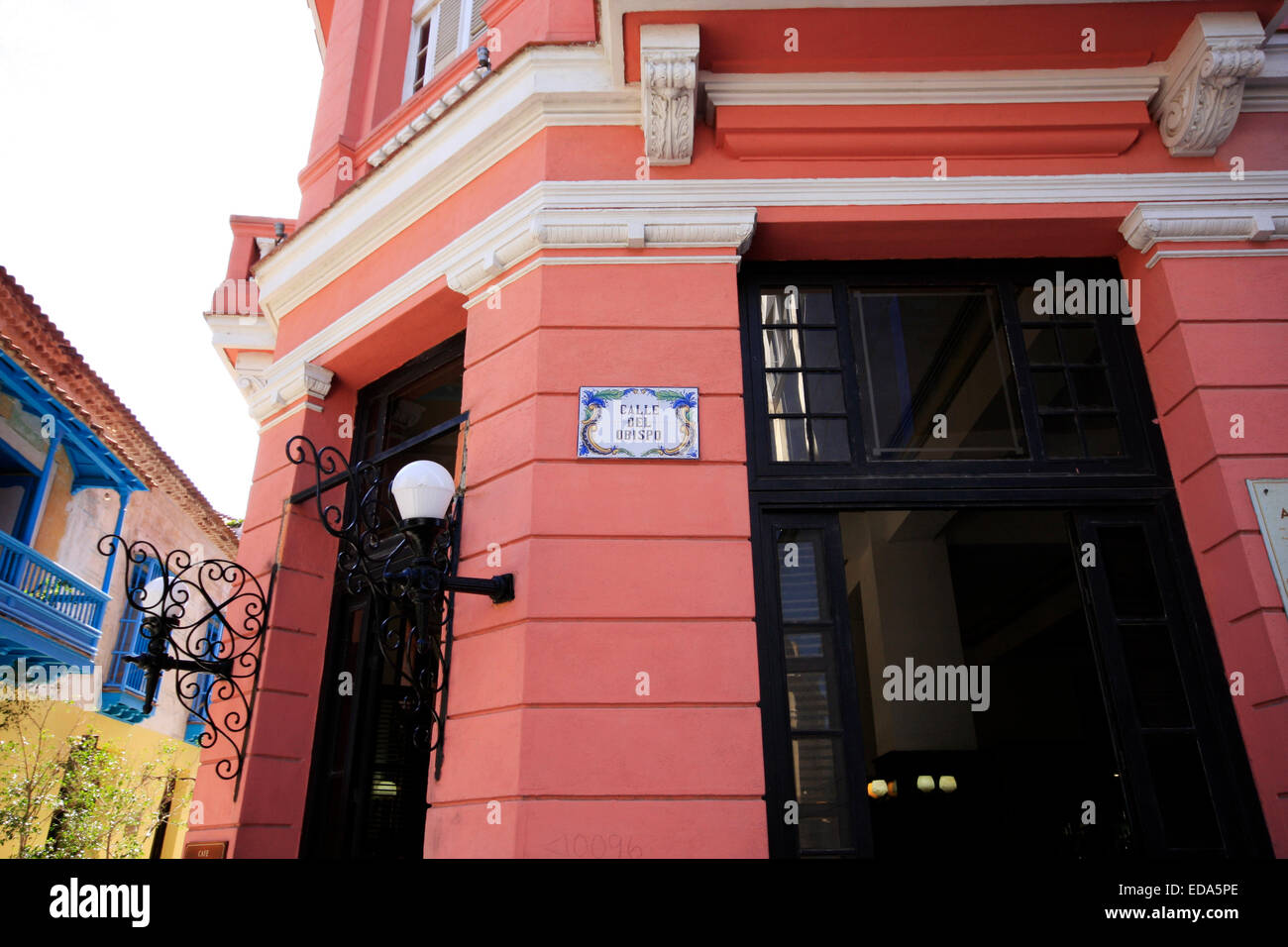 Le pareti rosa della Boutique Hotel Ambos Mundos a l'Avana, Cuba sulla Calle Obispo Foto Stock