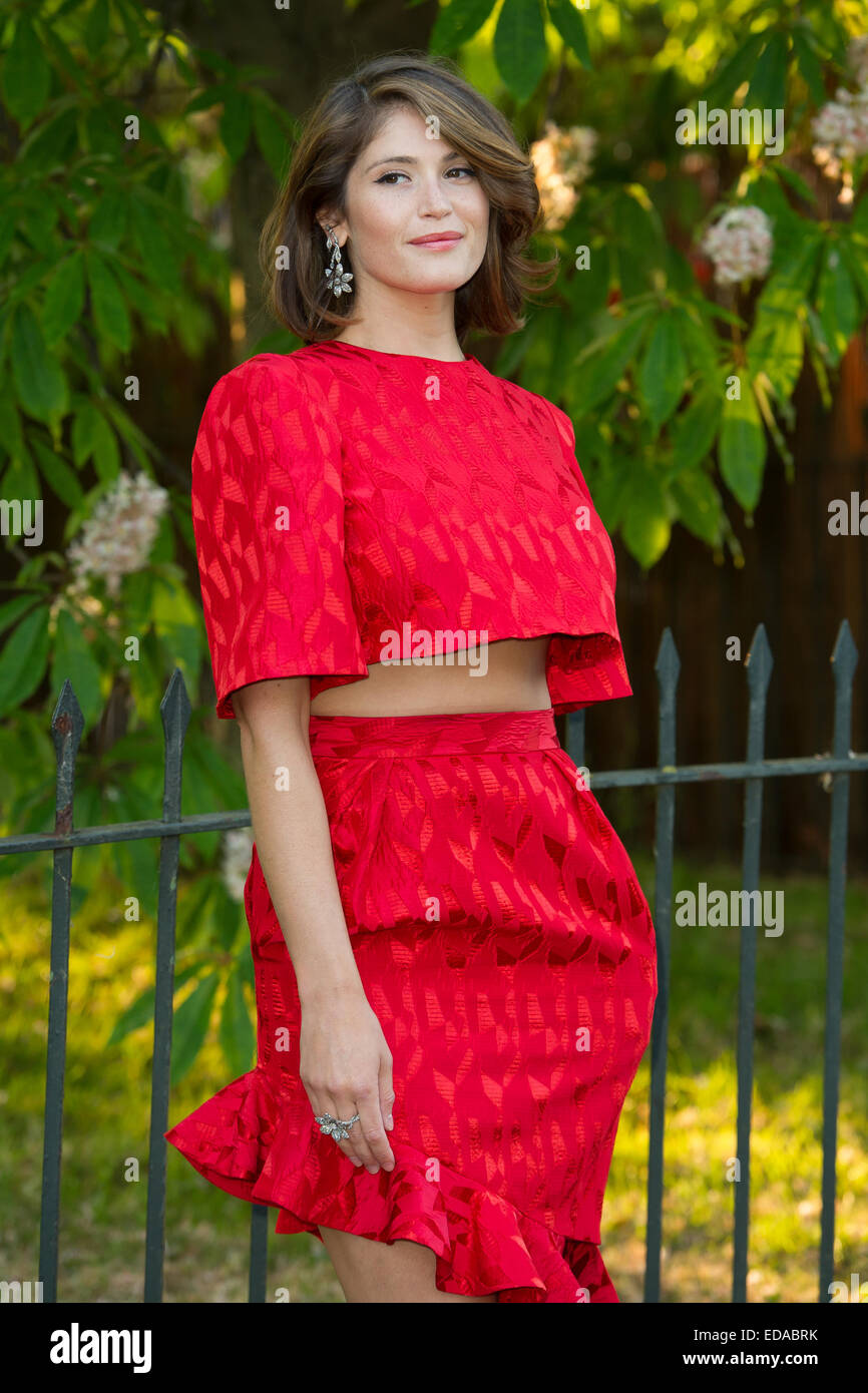 Galleria della Serpentina Summer Party tenutosi a Kensington Gardens - Arrivi. Dotato di: Gemma Arterton dove: Londra, Regno Unito quando: 01 Lug 2014 Foto Stock