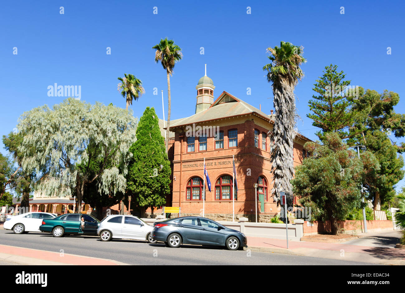 Technical College e Museo di Argent Street, Broken Hill, Nuovo Galles del Sud, NSW, Australia Foto Stock