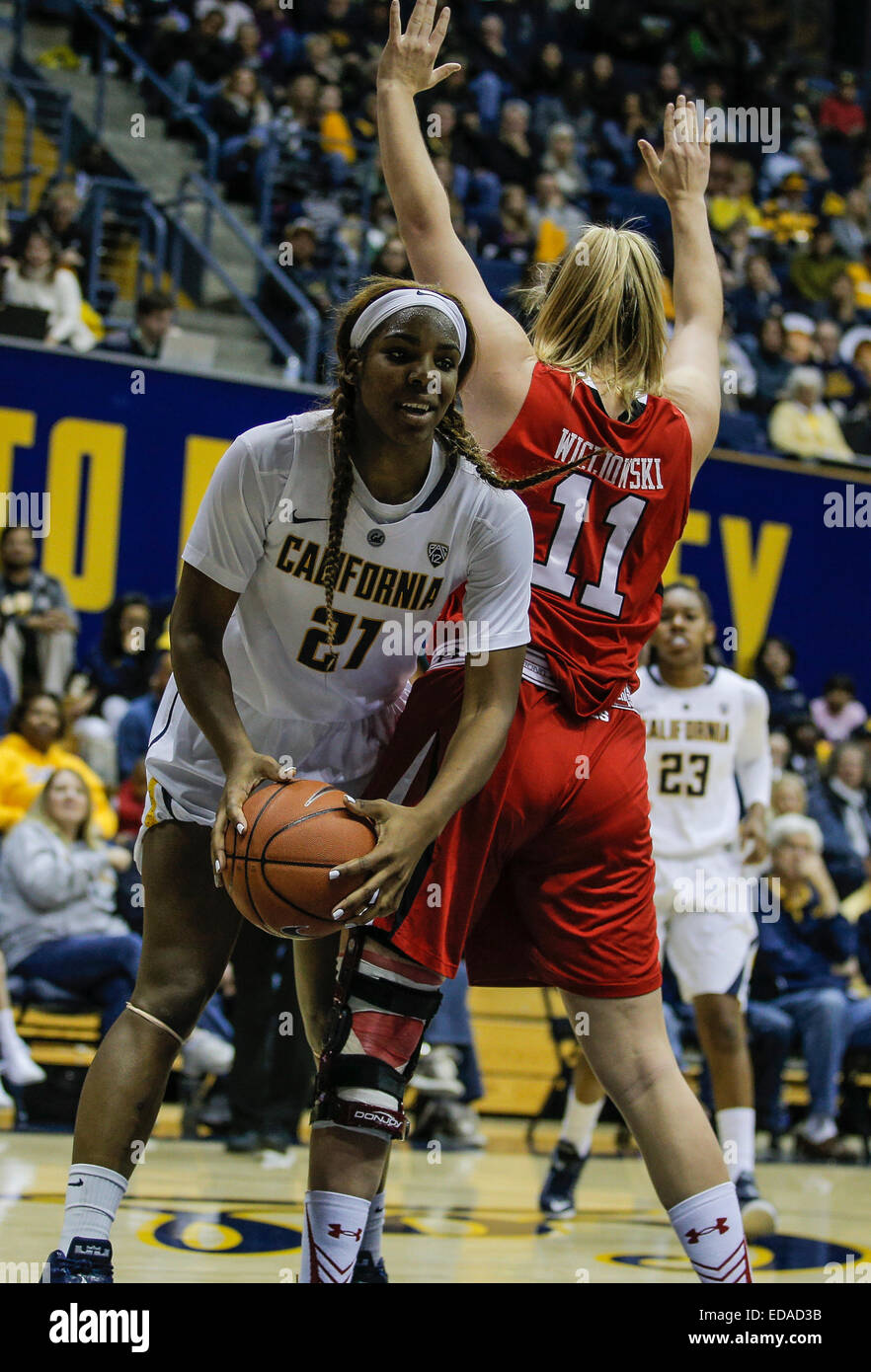 Berkeley CA. 03 gen 2015. California F # 21 Grigio Reshanda afferra il rimbalzo durante il NCAA donna gioco di basket tra Utah Utes e California Golden Bears 67-49 vincere a Hass Pavilion Berkeley in California © csm/Alamy Live News Foto Stock