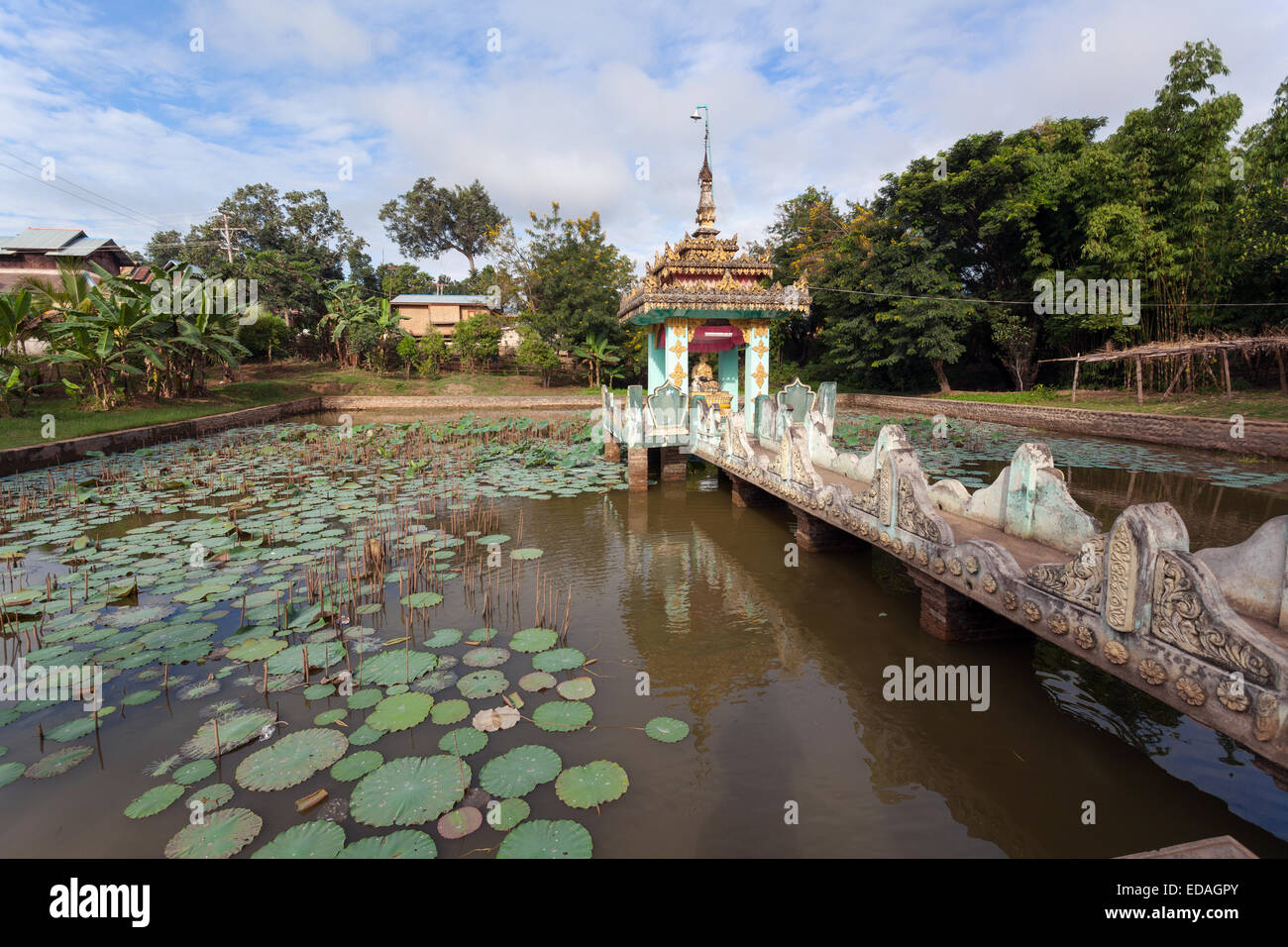 Tempio locale, Hsipaw, Stato Shan, Myanmar Foto Stock