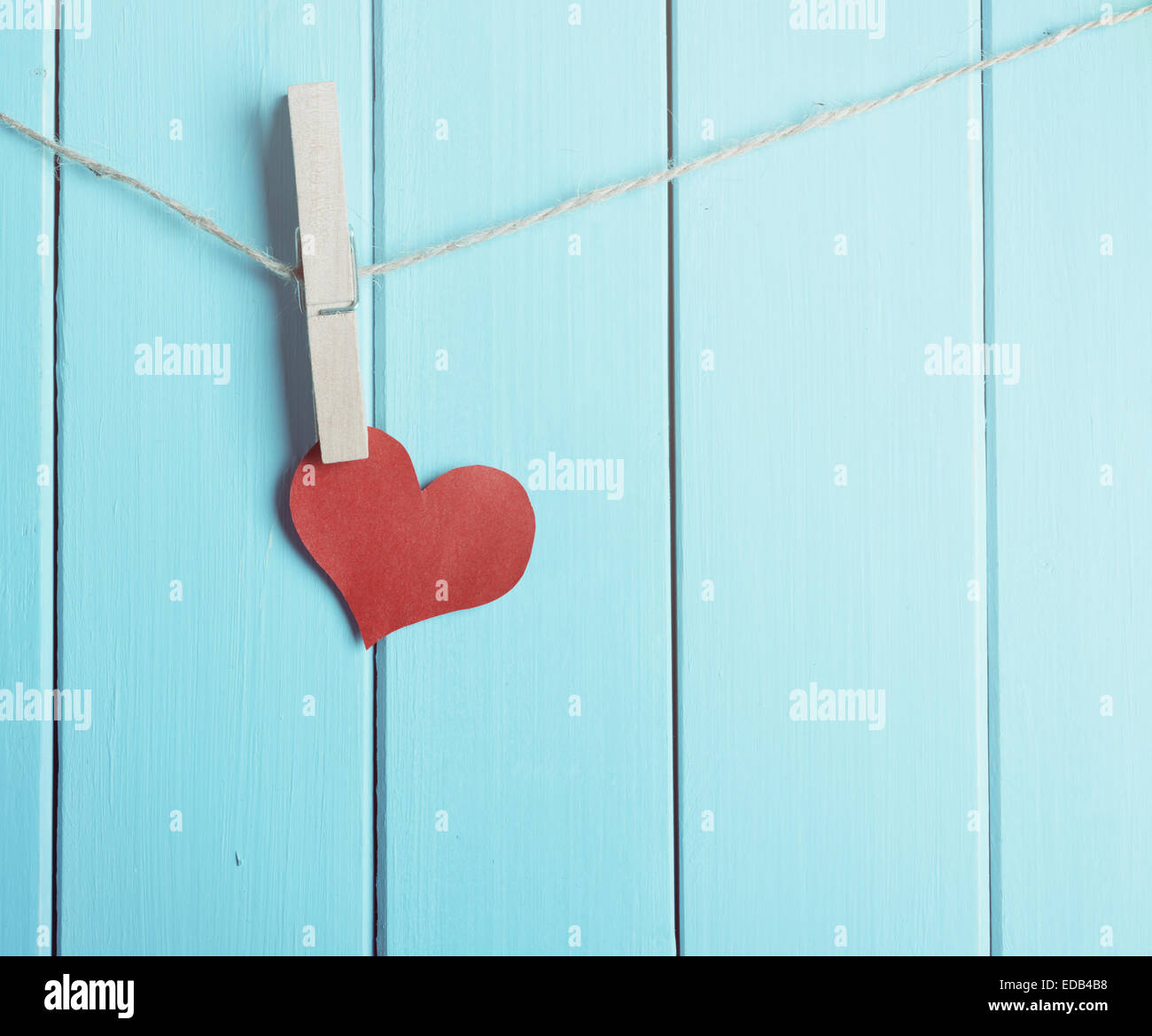 Clip a forma di cuore su spago immagini e fotografie stock ad alta  risoluzione - Alamy