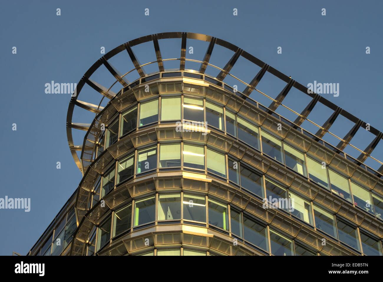 Edificio moderno Docklands di Londra la costruzione di dettaglio Foto Stock