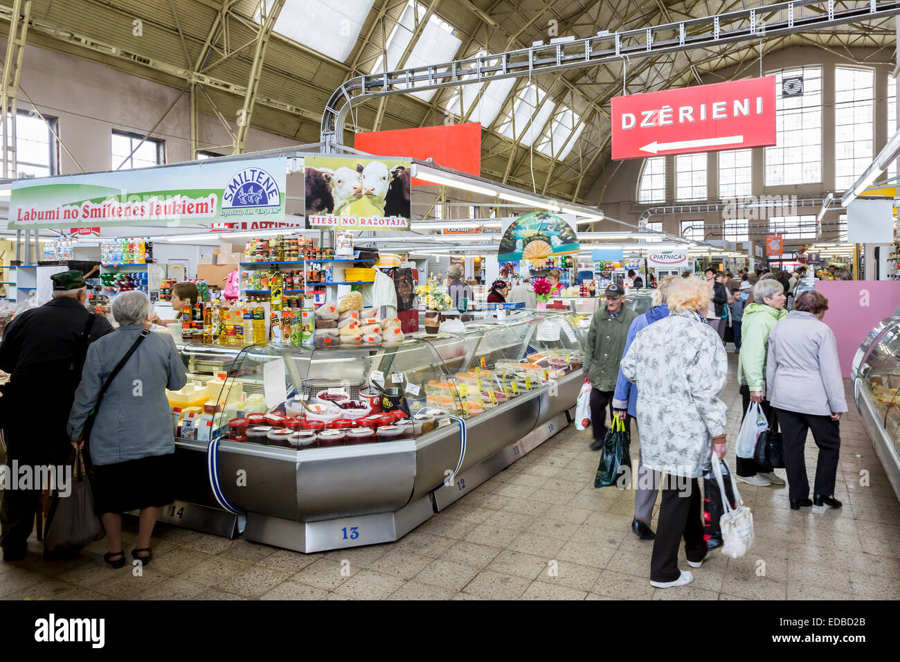 Sorge nella sala mercato, Riga Mercato Centrale, Riga, Lettonia Foto Stock