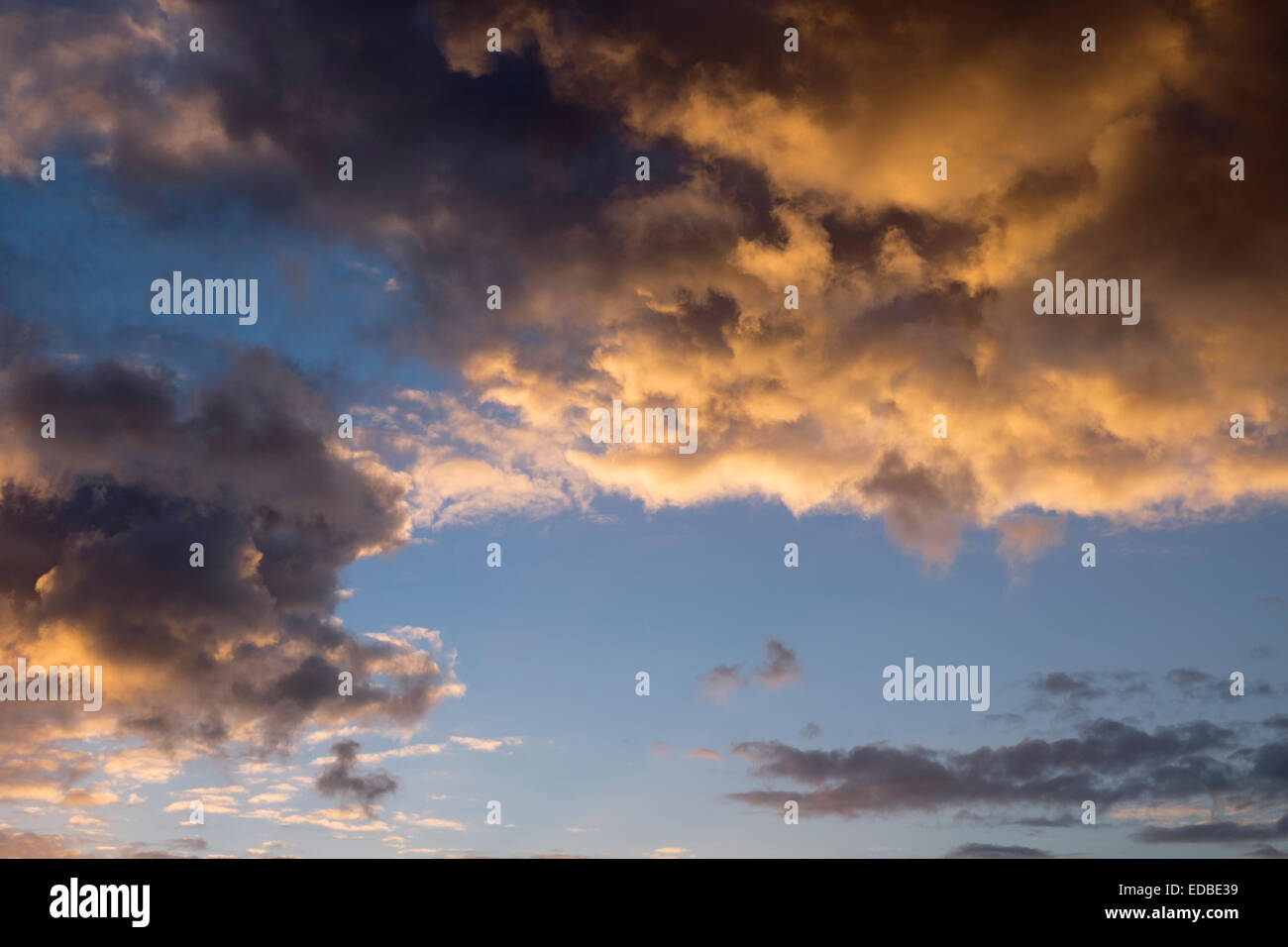 Un inizio di sera Cielo nuvoloso, La Gomera, isole Canarie, Spagna Foto Stock